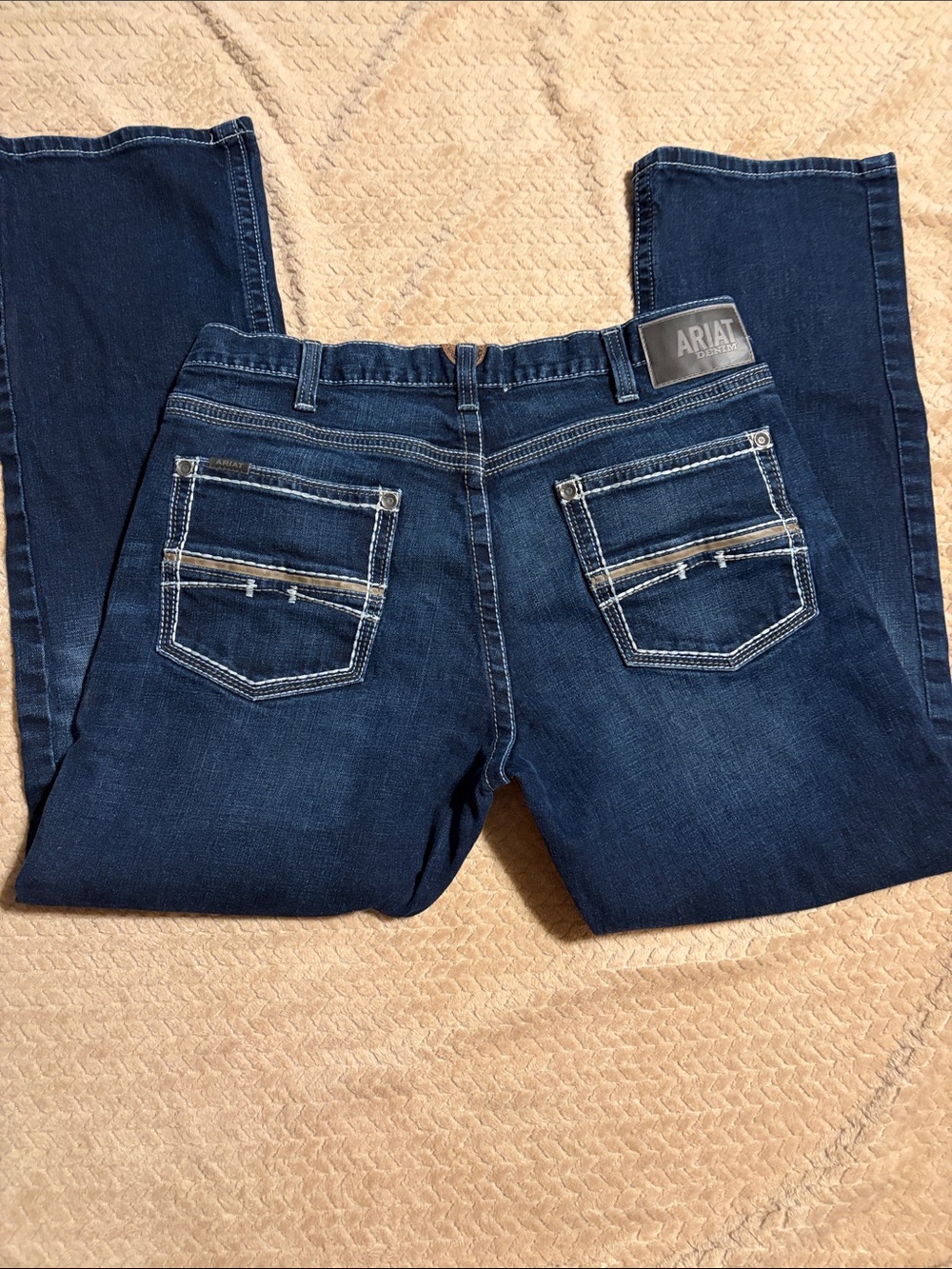 Ariat Men’s Indigo Straight-Leg Jeans like new without tags
